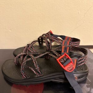 Women’s size 7 Chaco